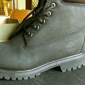 Black timberland boots